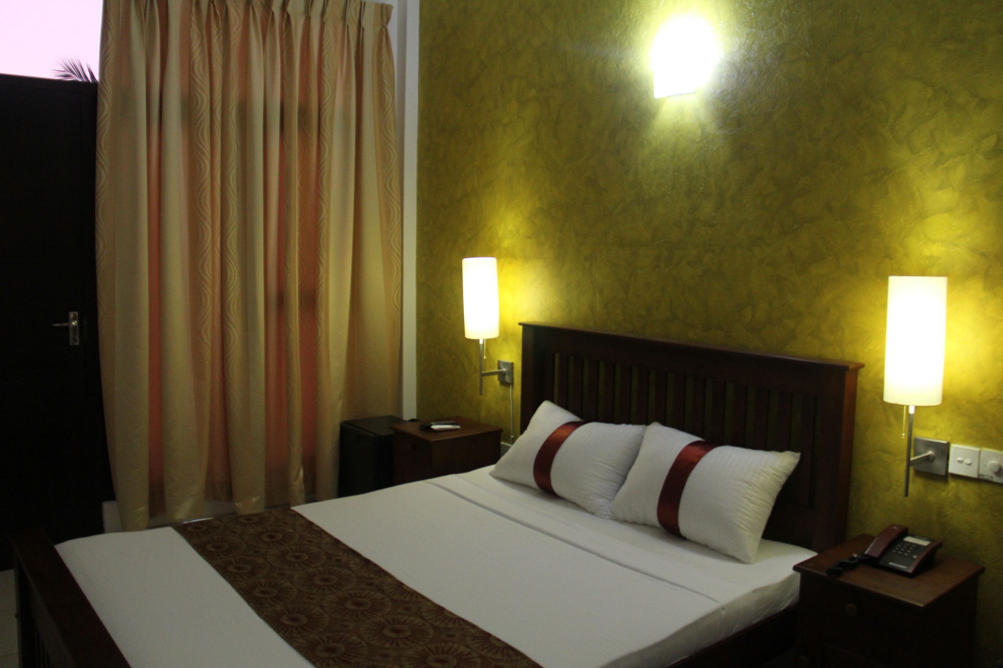 Zendara Hotel نيجومبو المظهر الخارجي الصورة